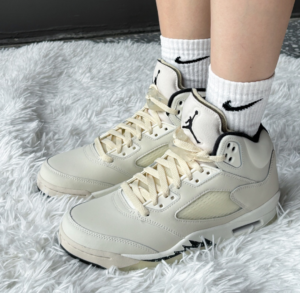 Giay Nike Air Jordan 5 Retro SE 'Sail' FQ3682-100