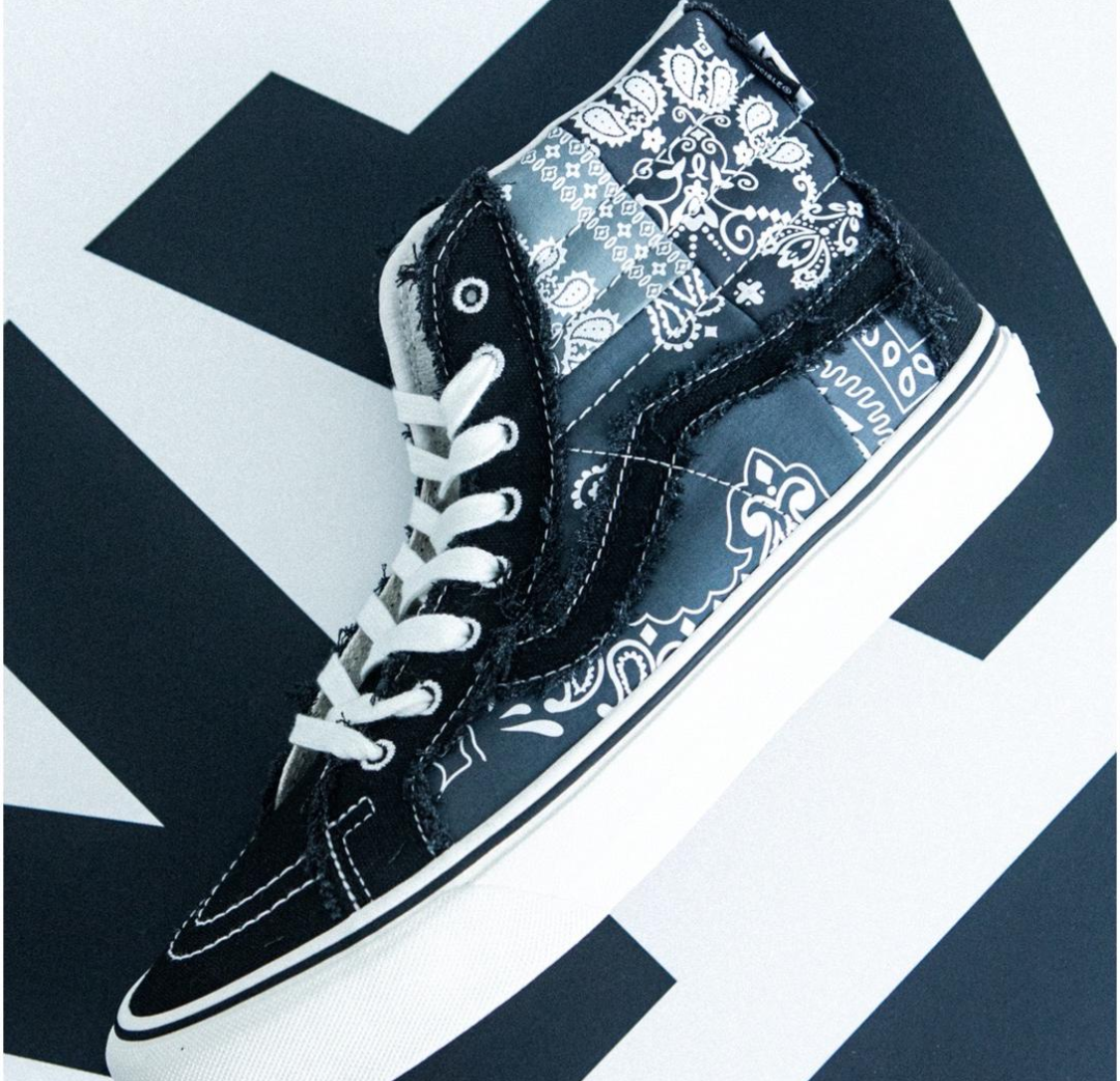 Giay Vans Sk8-Hi Reissue VLT LX x Invincible 'Black White' VN000CDDBP6