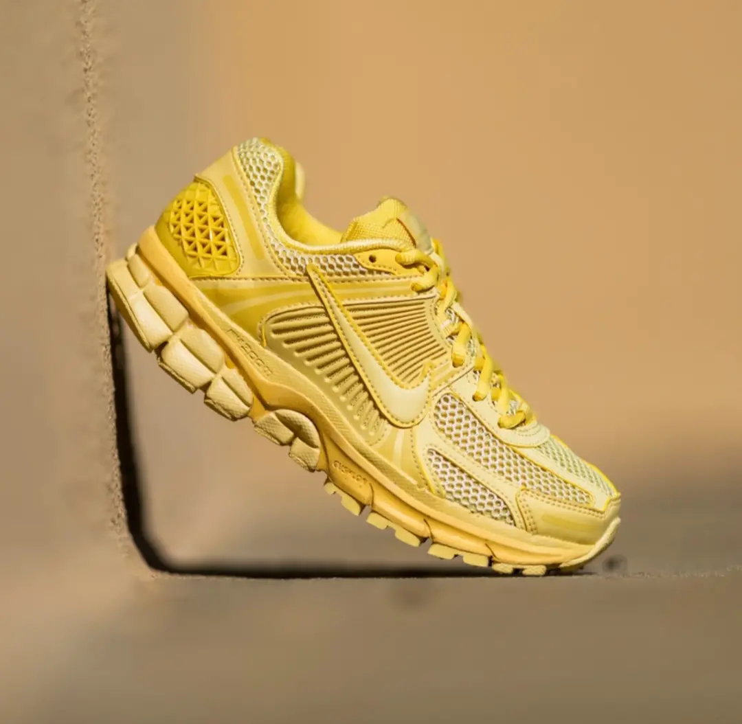 Giay Nike Zoom Vomero 5 'Saturn Gold' FQ7079-700
