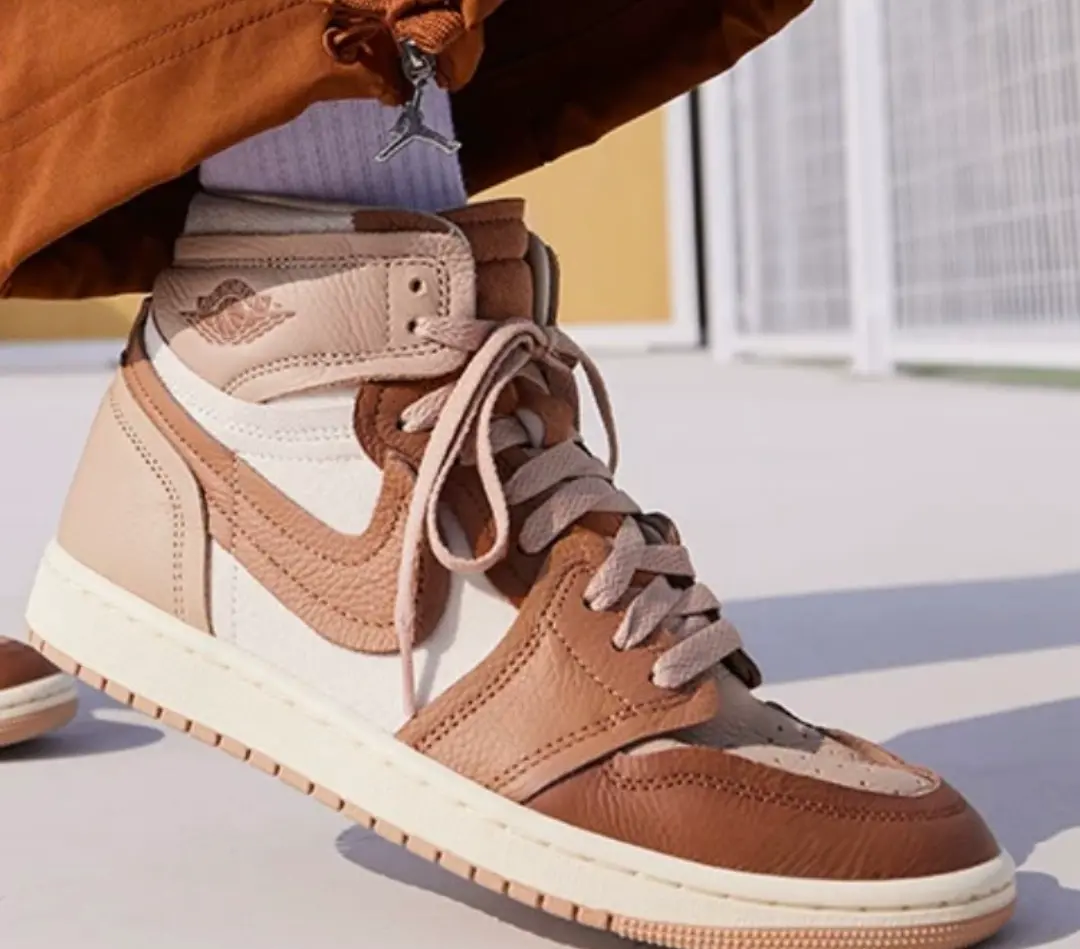 Giay Nike Air Jordan 1 High MM 'Legend Brown' FB9891-200