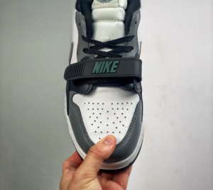 Giay Nike Air Jordan Legacy 312 Low 'White Black' CD9054-131