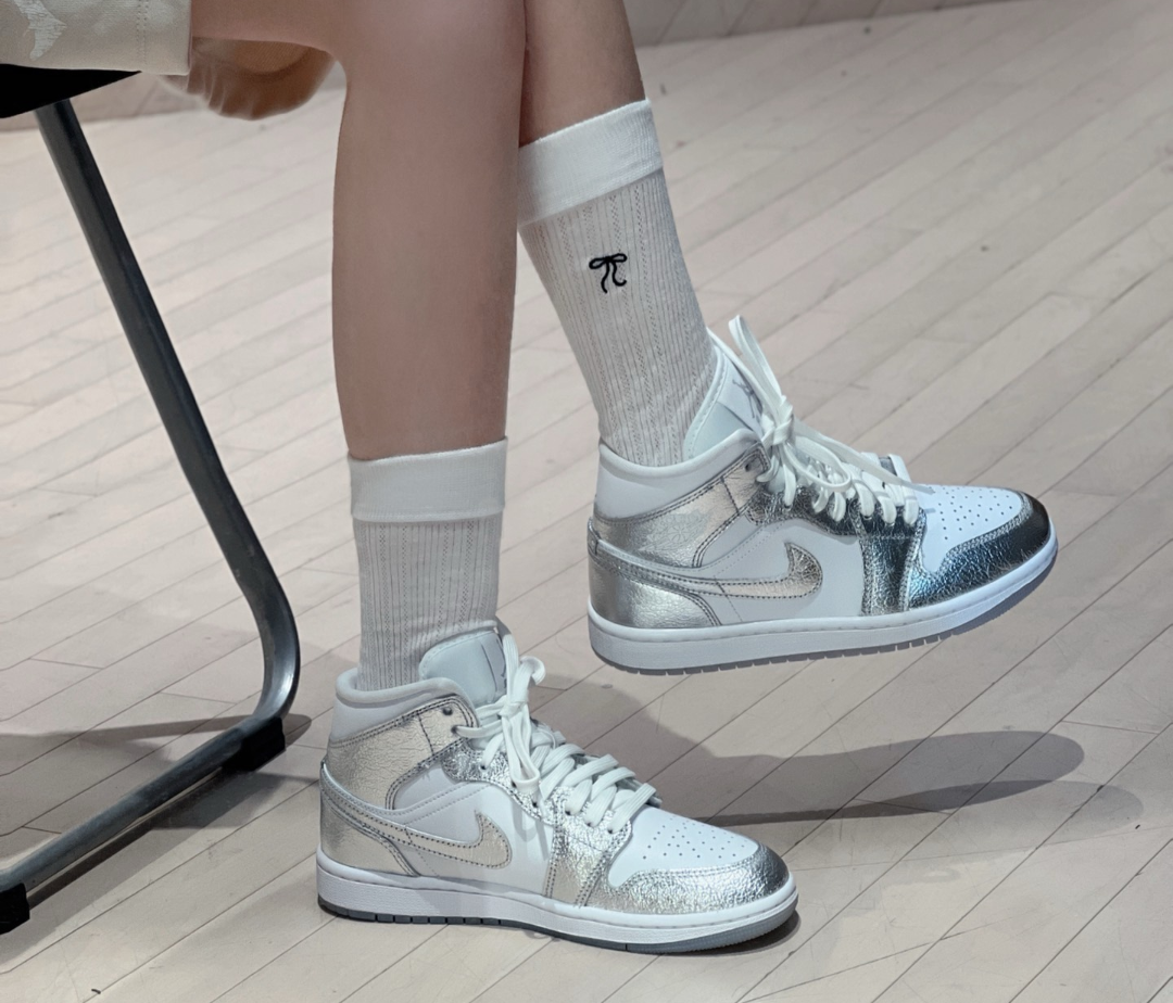 Giay Nike Air Jordan 1 Mid SE 'Metallic Silver' FN5031-100