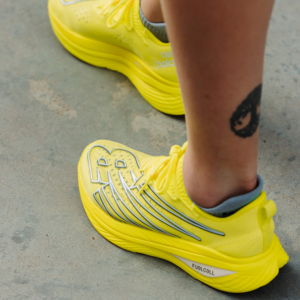 Giay New Balance FuelCell 'Cosmic Pineapple' WRCELCP3