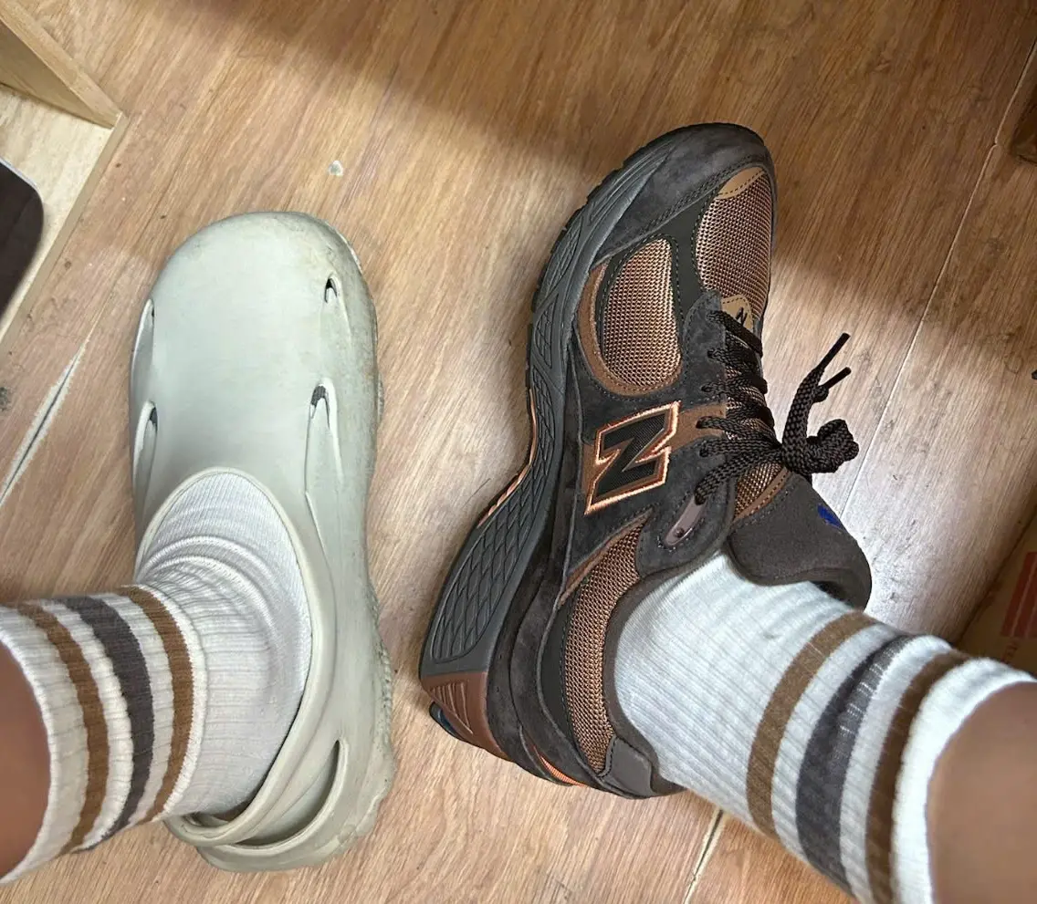 Giay New Balance 2002R 'Chocolate' M2002RBT