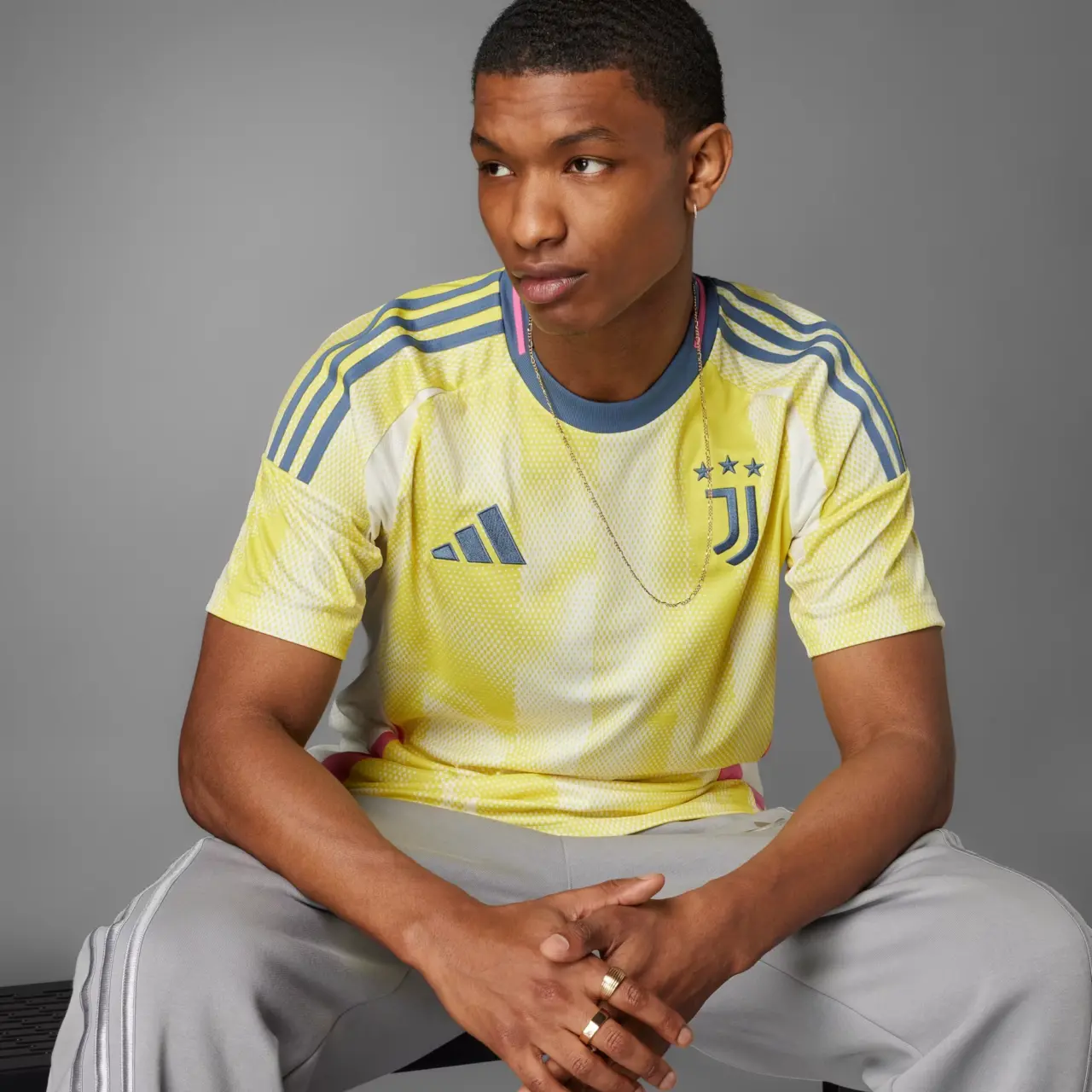 Ao Adidas Juventus 24/25 Away Jersey 'Pure Sulfur' JH1357