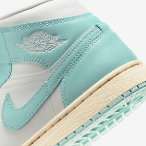 Giay Nike Air Jordan 1 Mid ‘Light Dew’ BQ6472-132