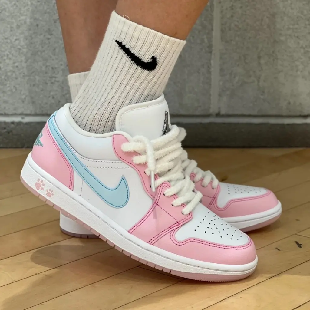 Giay Nike Air Jordan 1 Low SE 'Paw Print' HM3706-141