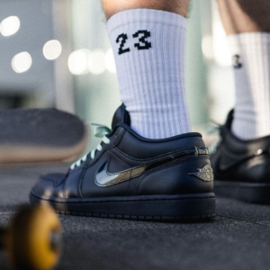 Giay Nike Air Jordan 1 Low SE 'Black Vapor' HM3690-001