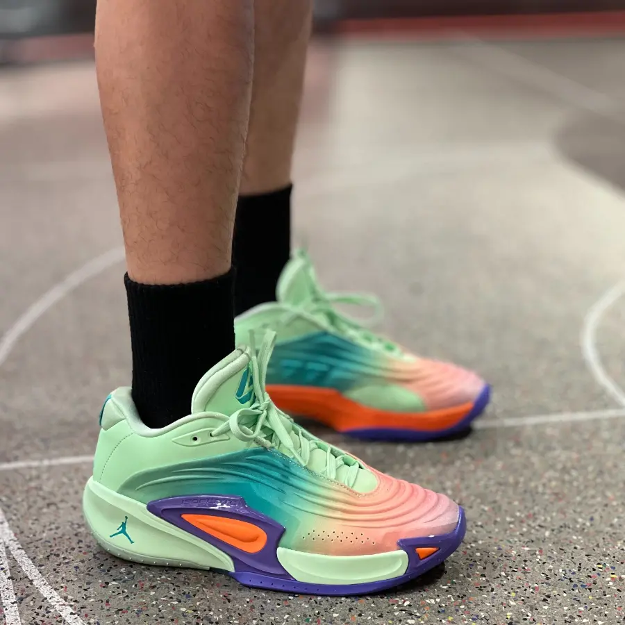 Giay Nike Air Jordan Luka 3 'Vapor Green' HQ4255-300
