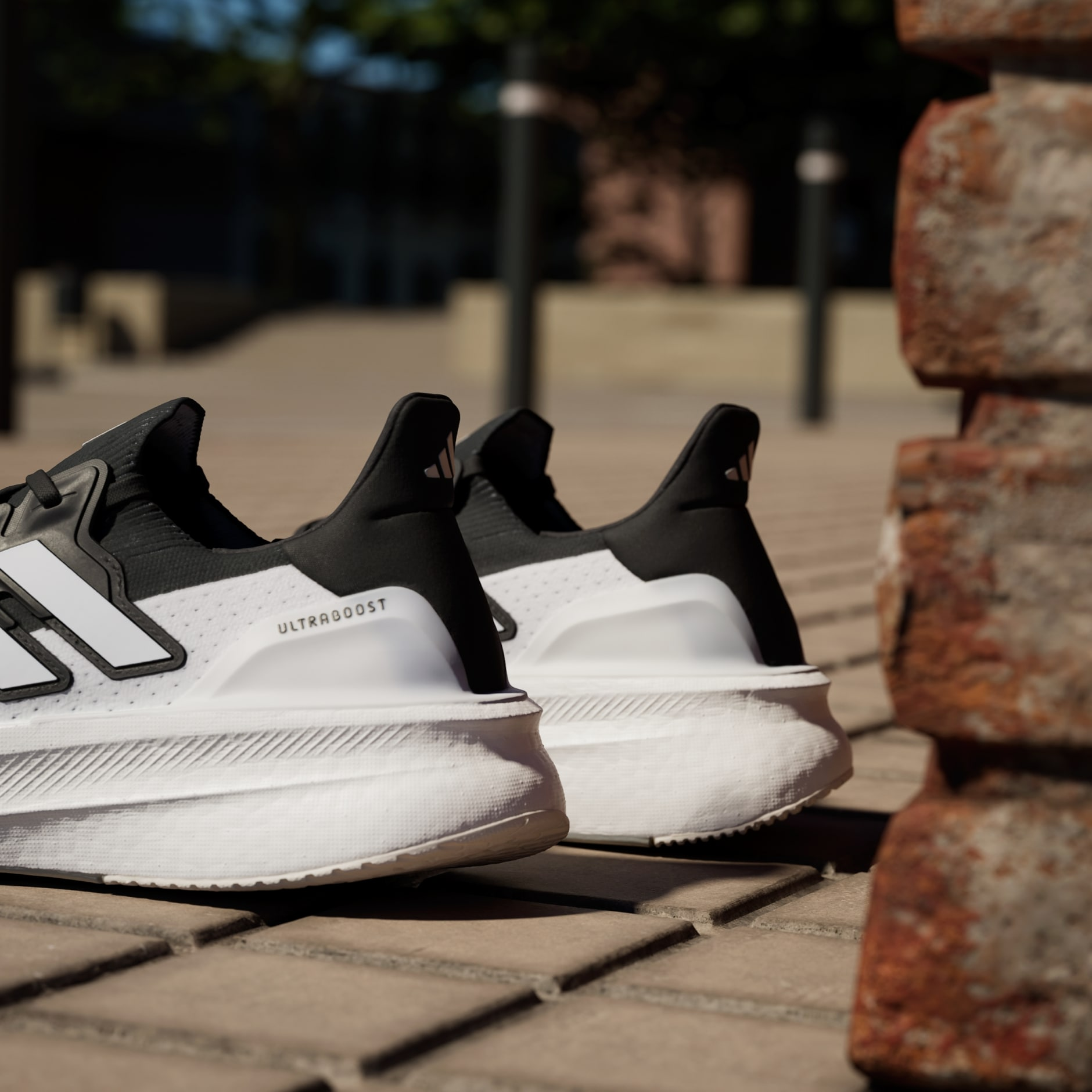 Giay Adidas Ultraboost 5 'Black White' IF1480