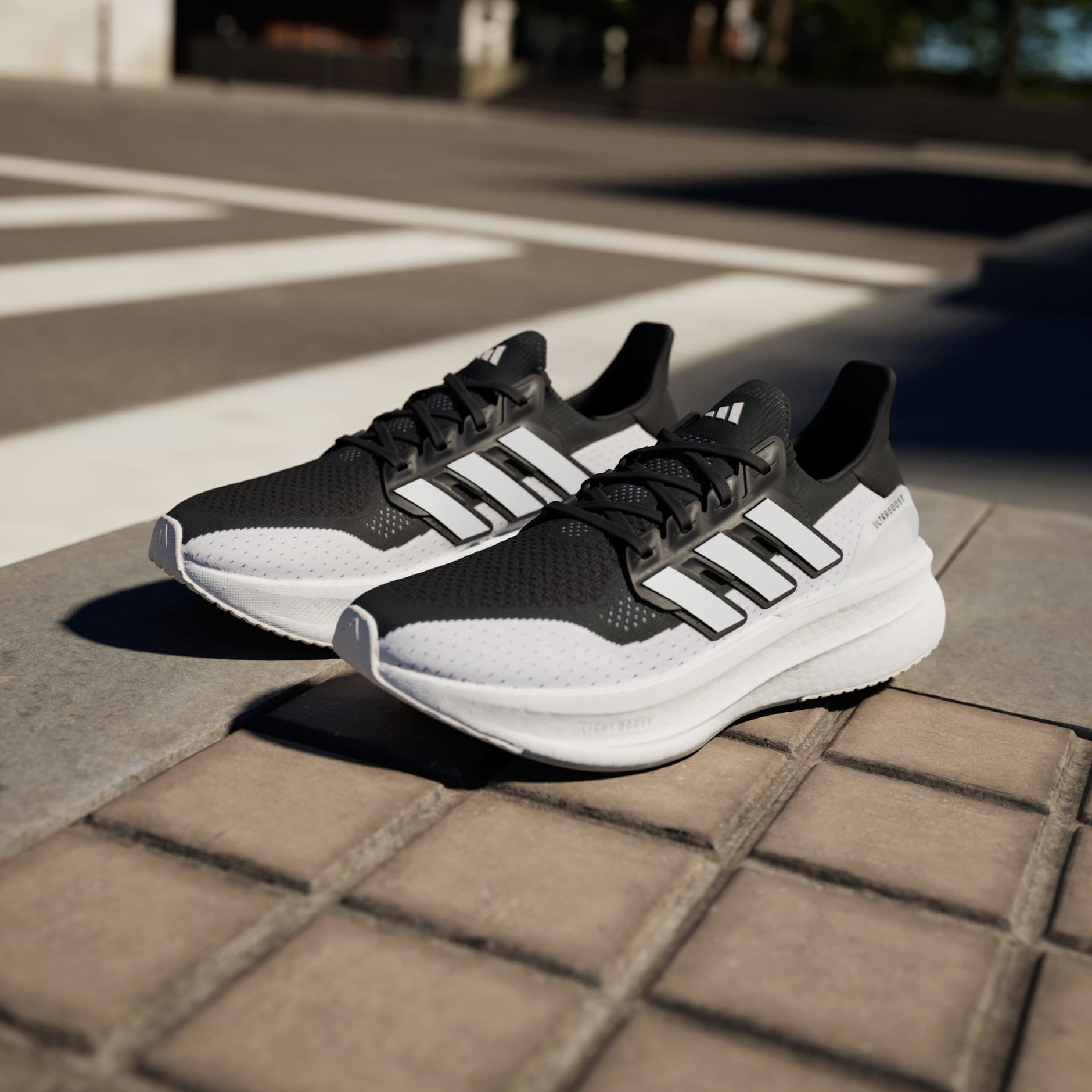 Giay Adidas Ultraboost 5 'Black White' IF1480