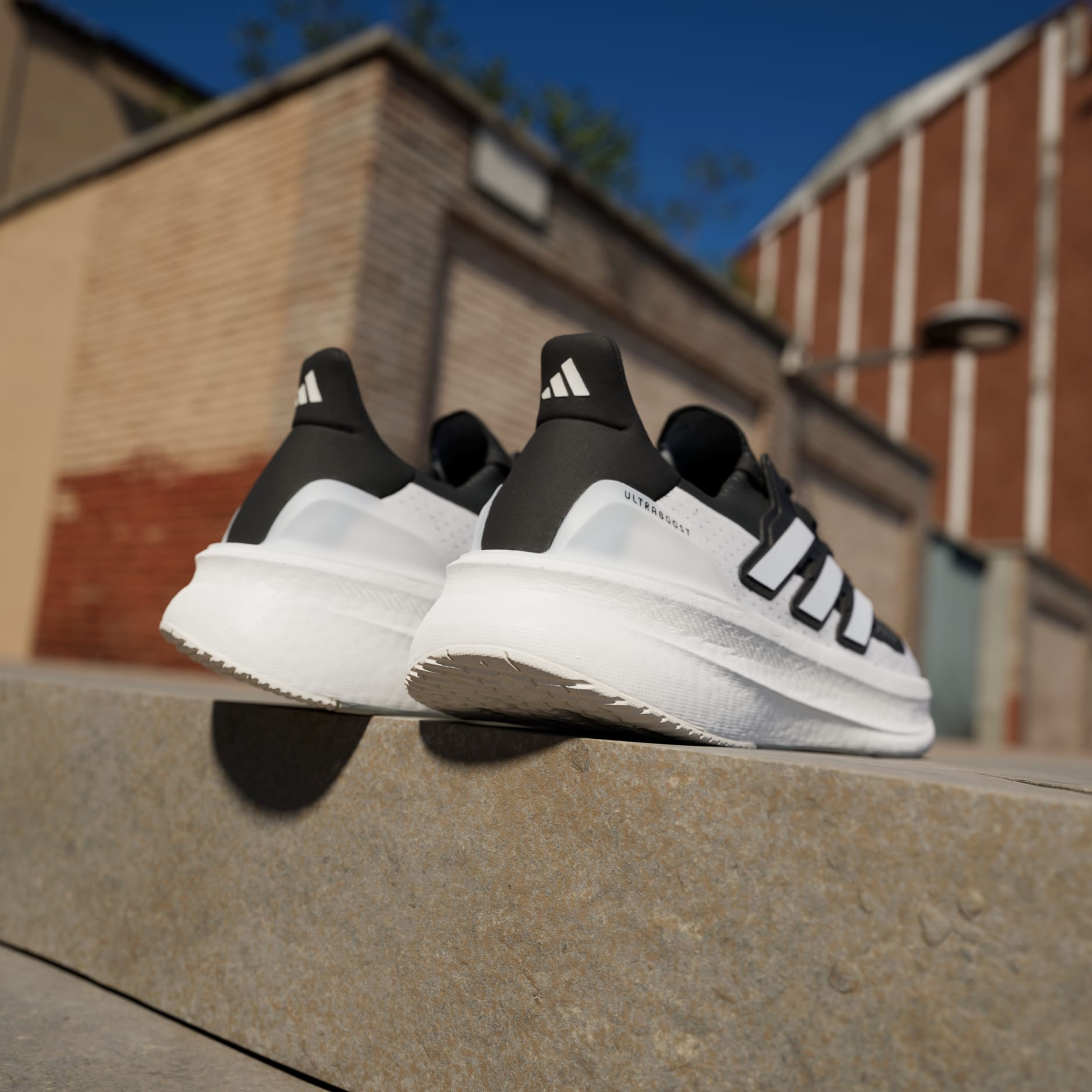 Giay Adidas Ultraboost 5 'Black White' IF1480