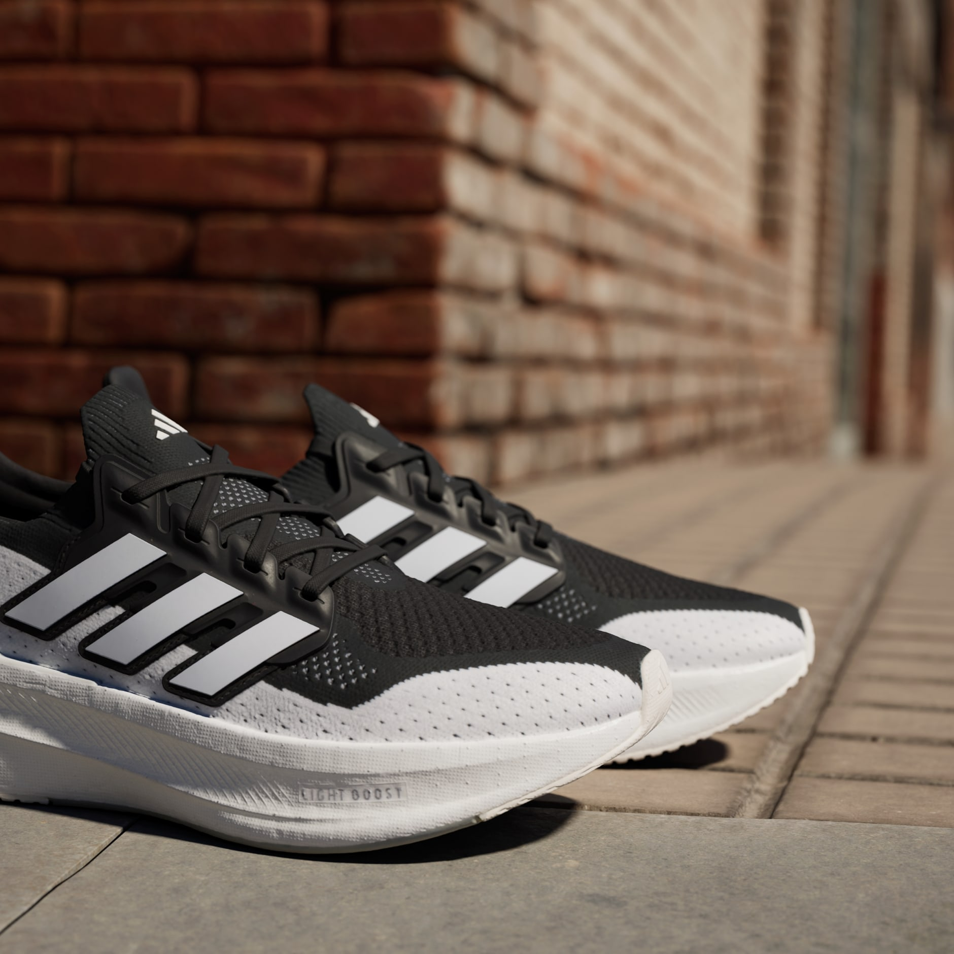 Giay Adidas Ultraboost 5 'Black White' IF1480
