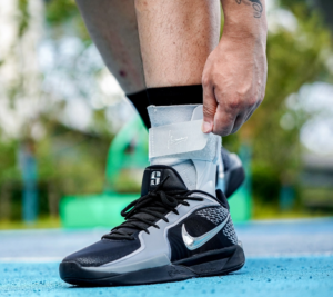 Giay Nike Wmns Sabrina 2 'Mirrored' FQ2174-001