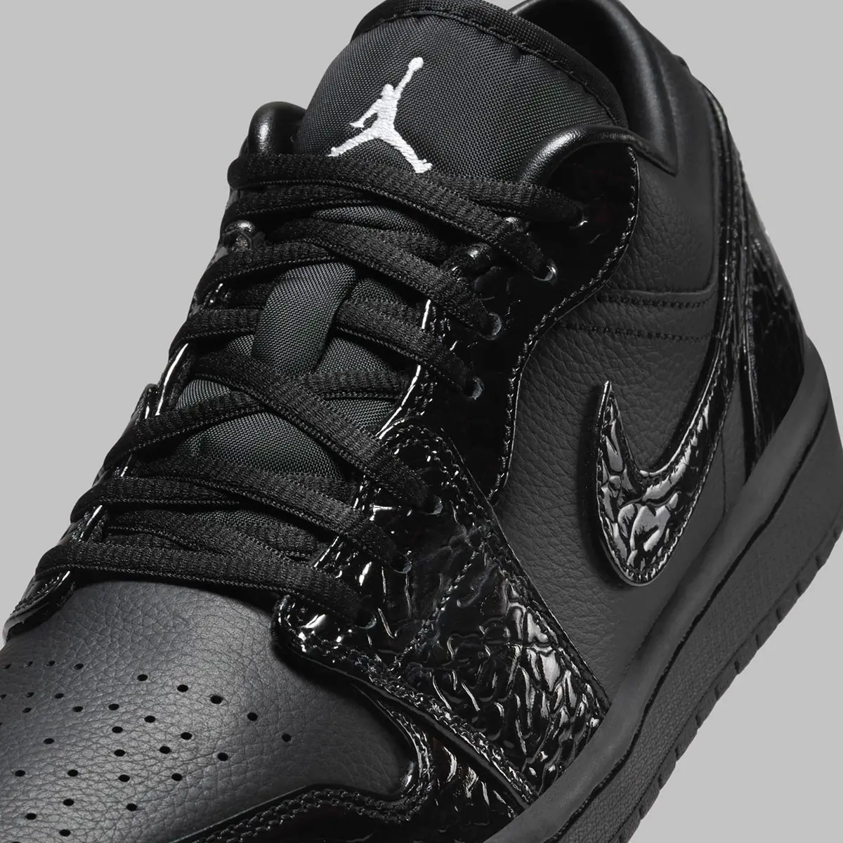 Giay Nike Air Jordan 1 Low 'Black Patent' HJ7743-010