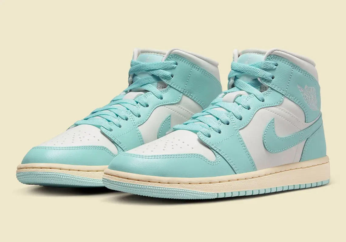 Giay Nike Air Jordan 1 Mid ‘Light Dew’ BQ6472-132