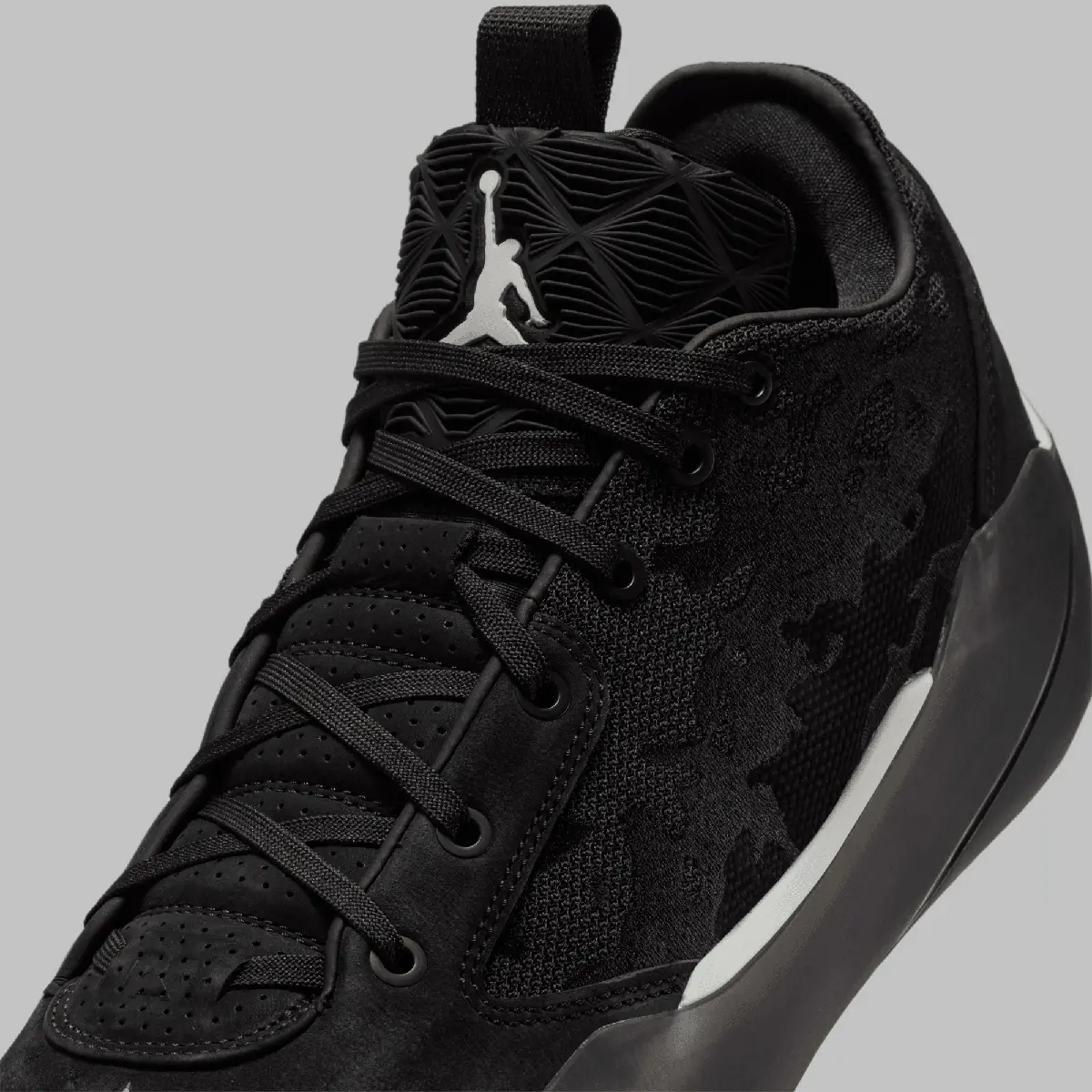 Giay Nike Air Jordan 39 'Lumiere' FQ0213-001