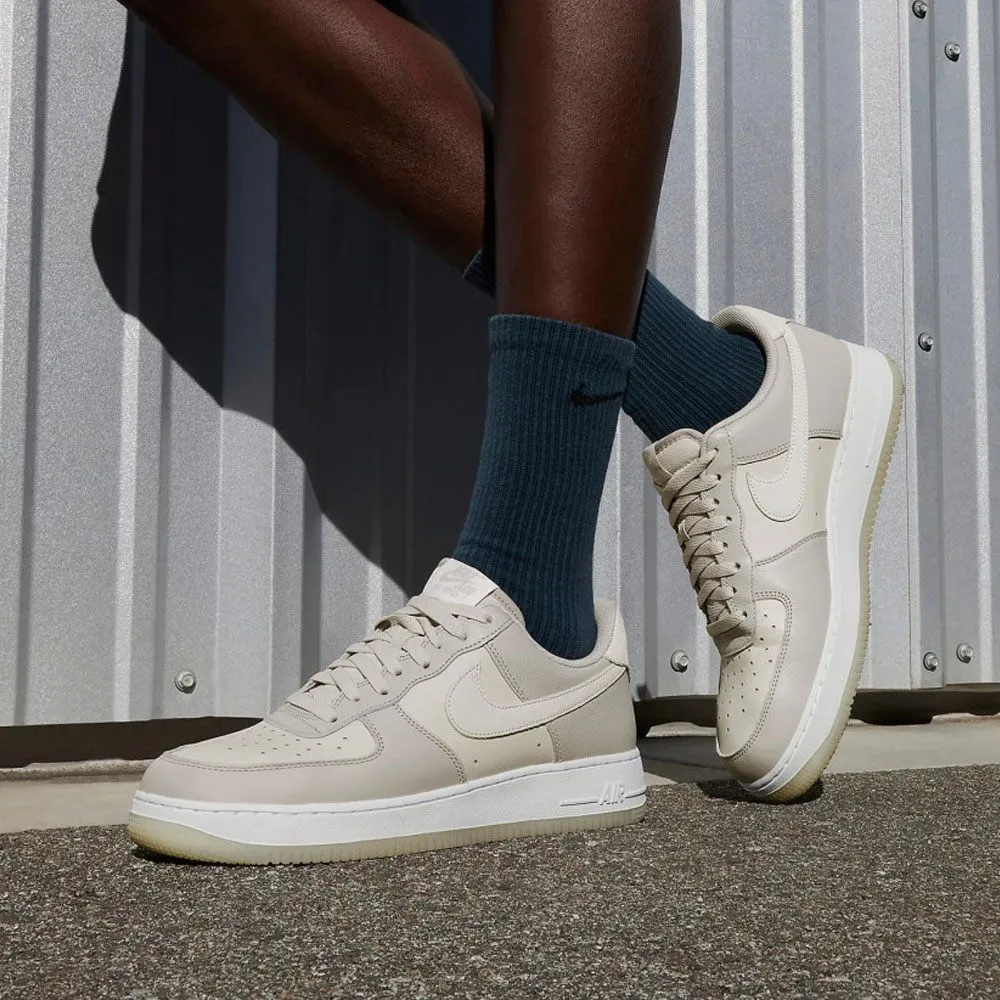 Giay Nike Air Force 1 '07 LV8 'Light Bone' FN5832-001