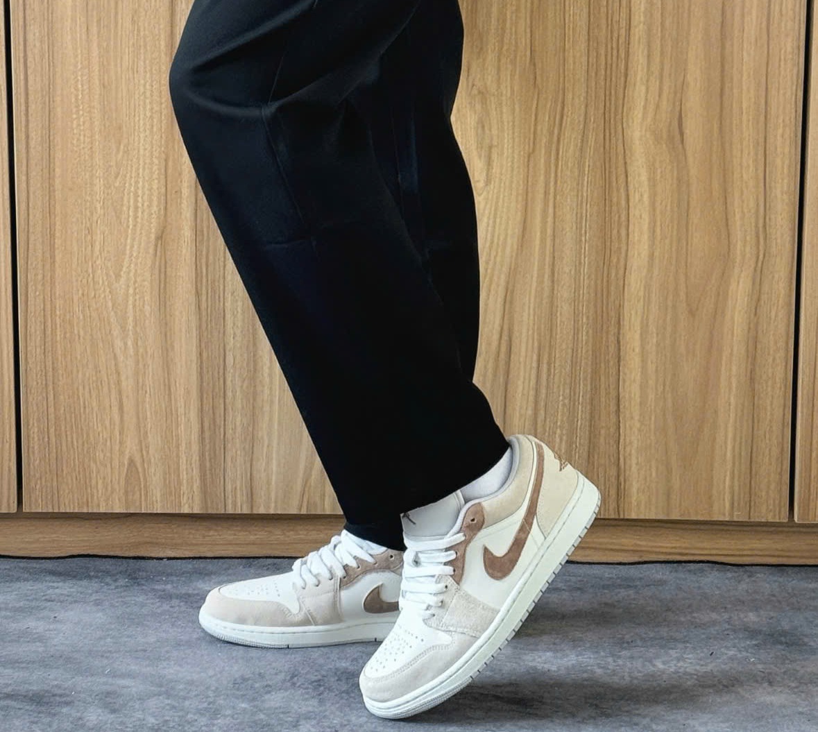 Giay Nike Air Jordan 1 Low 'Light Bone' HF1567-200