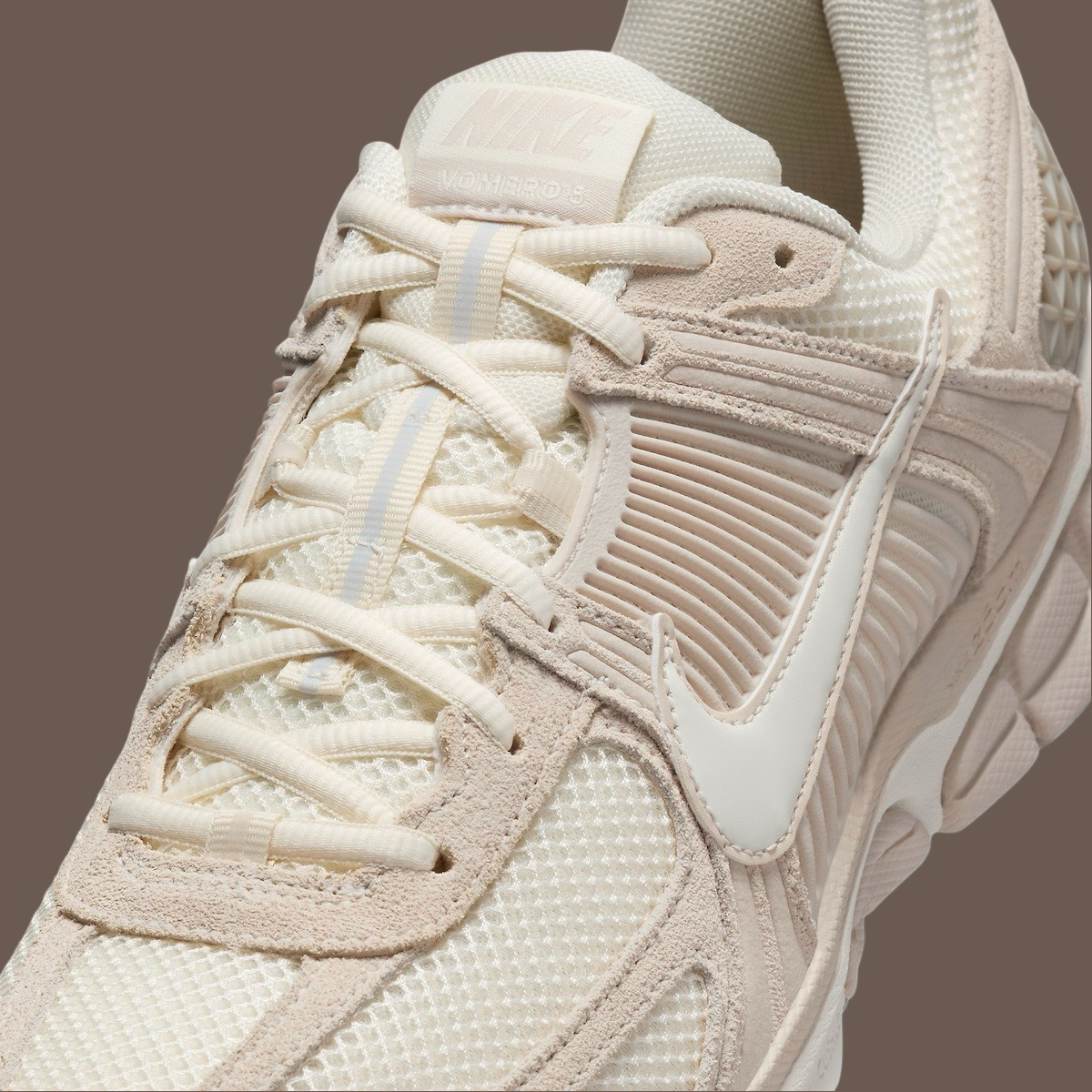 Giay Nike Air Zoom Vomero 5 'Light Orewood' HF1553-100