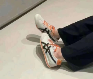 Giay Onitsuka Tiger Mexico 66 SD 'Cream Black Orange' 1183B301-100