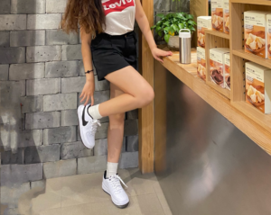 Giay Nike Air Force 1 LV8 4 GS 'Black White' FQ4118-100