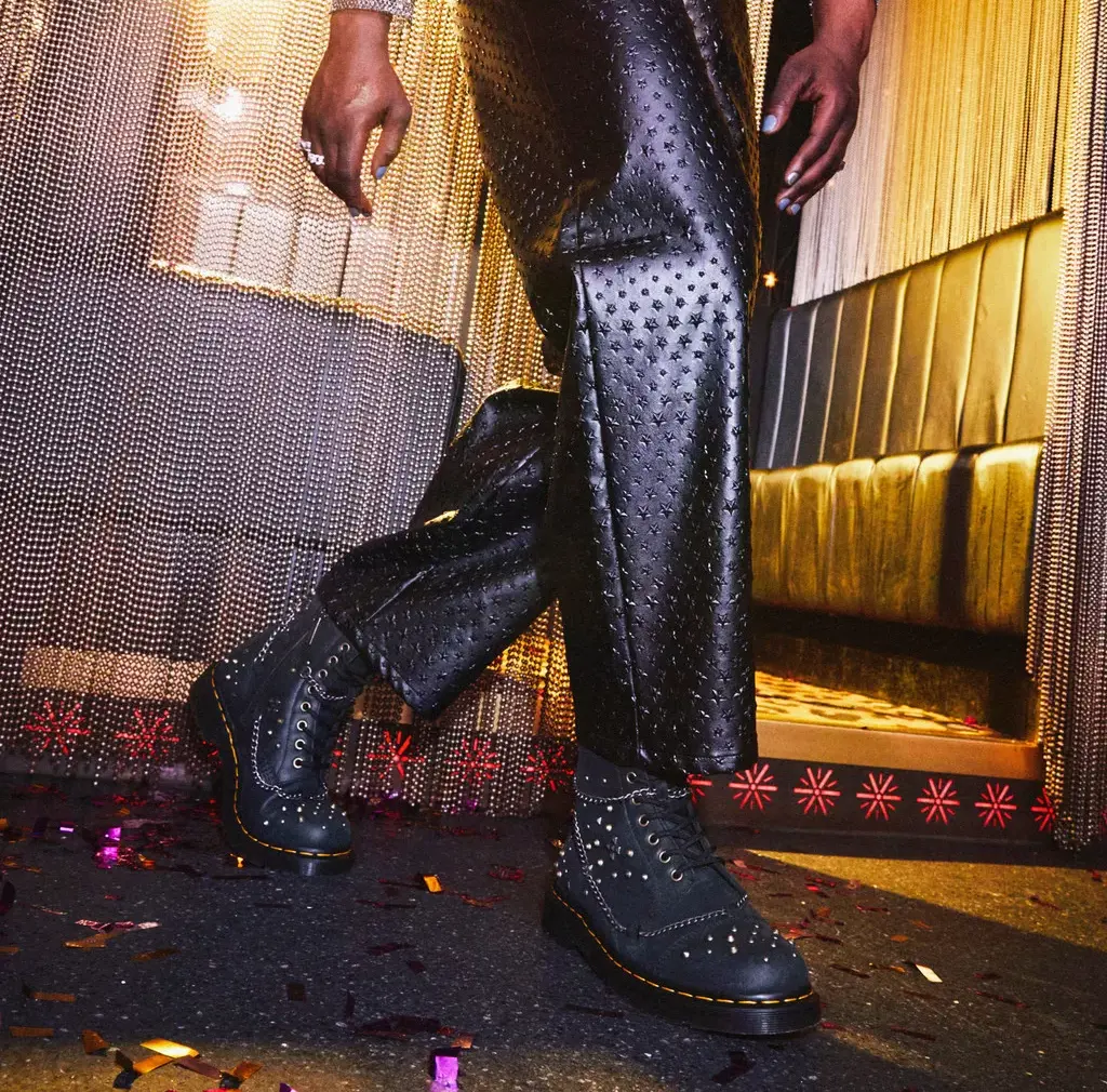 Giay Dr. Martens 1460 Studded Chain Lace Up 'Black' 27776001
