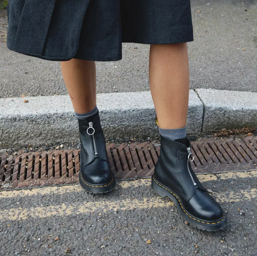 Giay Dr. Martens 1460 Front Zip Lace Up Boots 'Black' 32054001