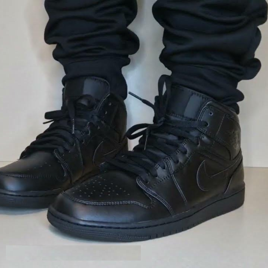 Giay Nike Air Jordan 1 Mid 2022 'Triple Black' 554724-093