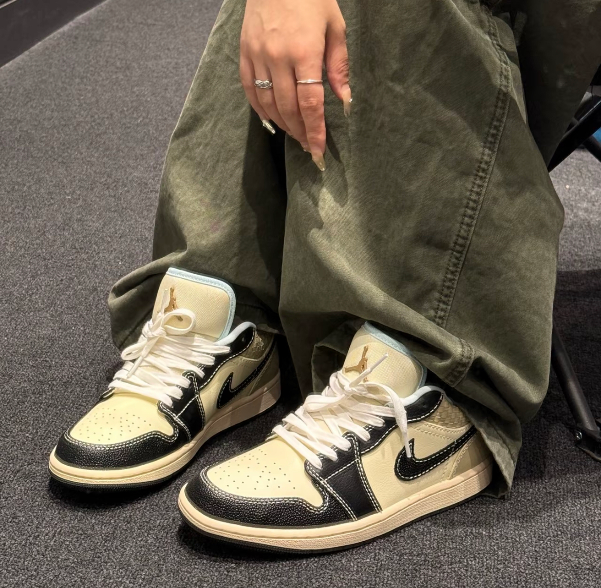 Giay Nike Air Jordan 1 Low SE 'Woven' HQ3437-101