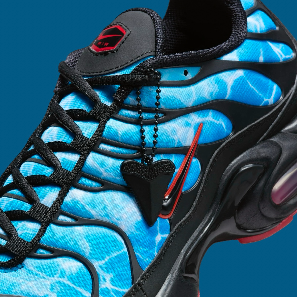 Giay Nike Air Max Plus 'Shark Attack' HQ3824-001