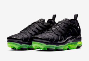 Giay Nike Air VaporMax Plus 'Black Volt' 924453-015