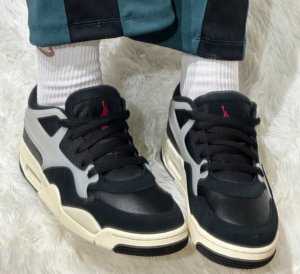 Giay Nike Air Jordan 4 RM 'Black Sail' FQ7939-006