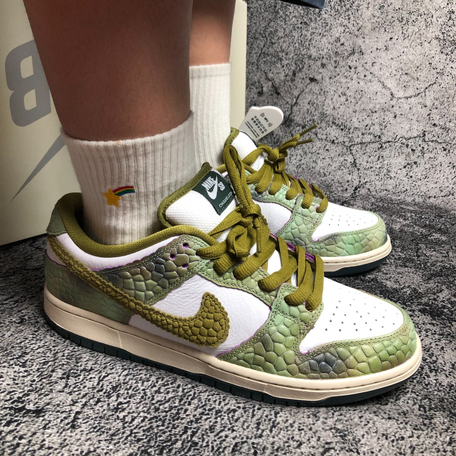 Giay Nike SB Dunk Low x Alexis Sablone 'Chameleon' HJ3386-300