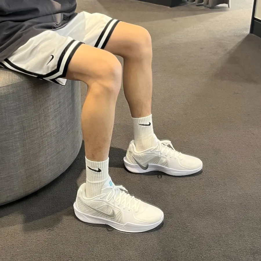 Alternative view of Giày Nike Sabrina 2 EP 'Metallic Silver' FZ1517-101