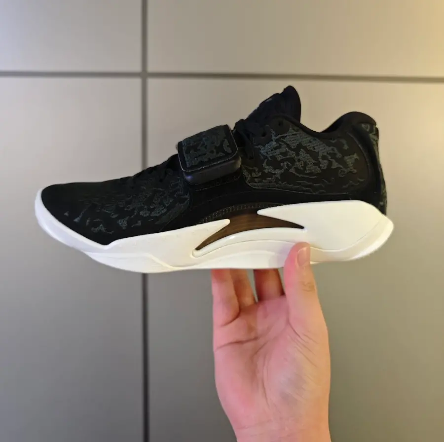Alternative view of Giày Nike Air Jordan Zion 3 M.U.D. SE 'Black Dark' FN1778-002