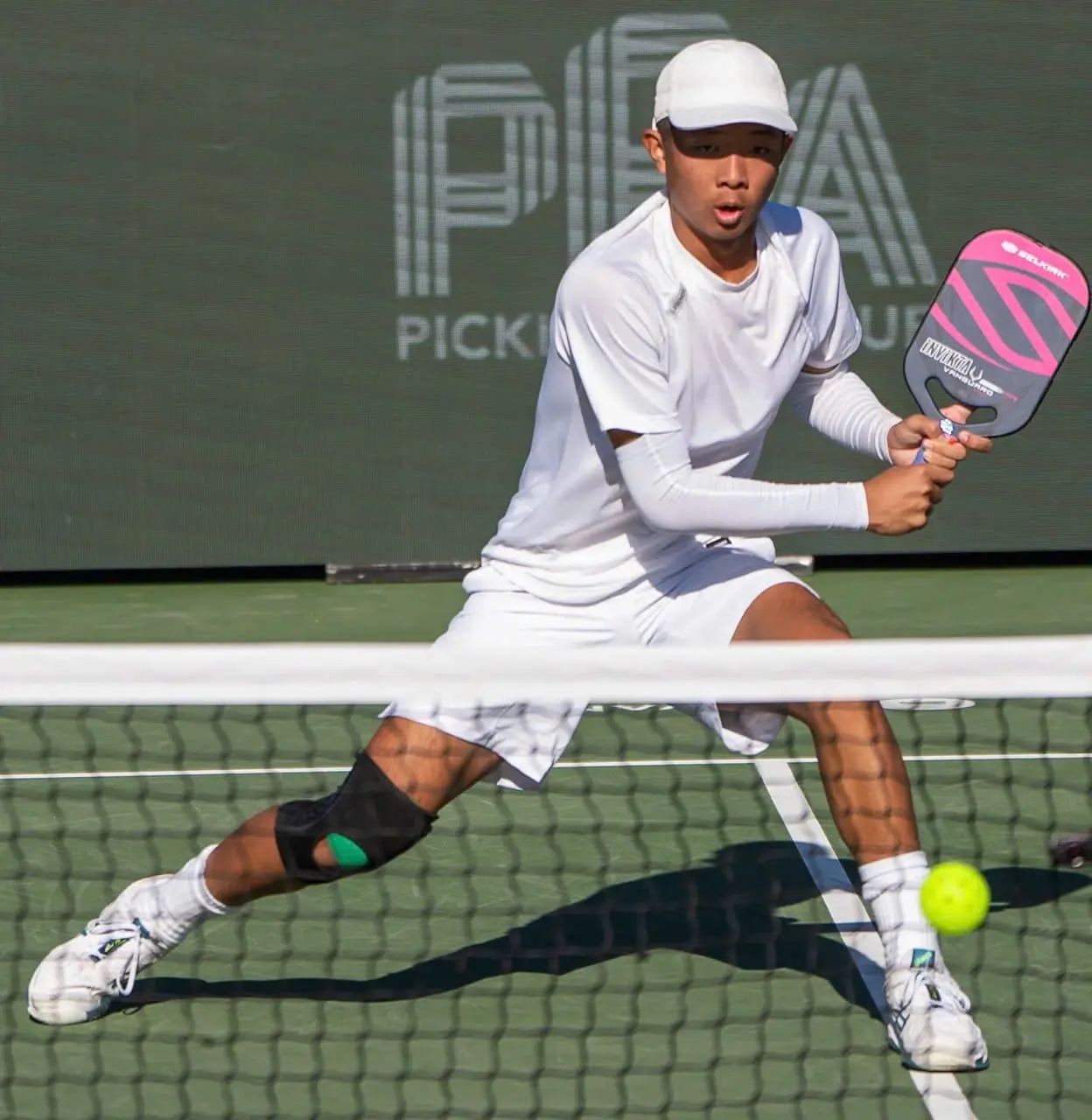 Alternative view of Vợt Pickleball Selkirk VANGUARD Power Air 'Pink Blue'