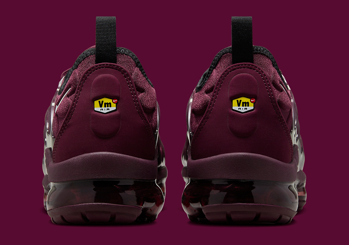 Giay Nike Air Vapor Max Plus 'Night Maroon' FN6850-681