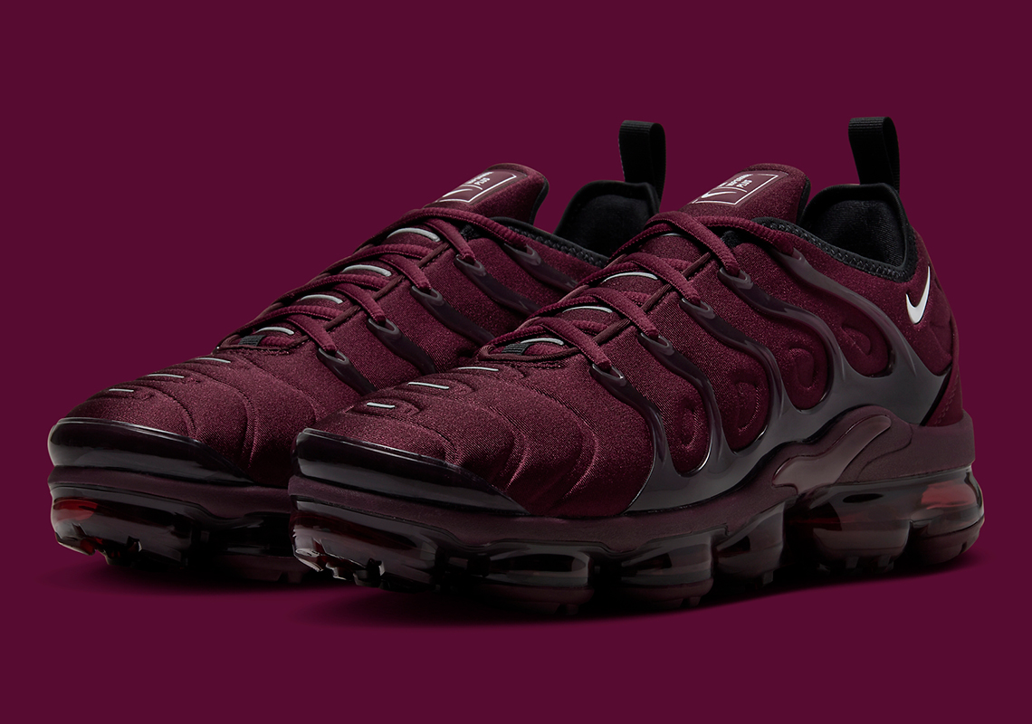 Giay Nike Air Vapor Max Plus 'Night Maroon' FN6850-681