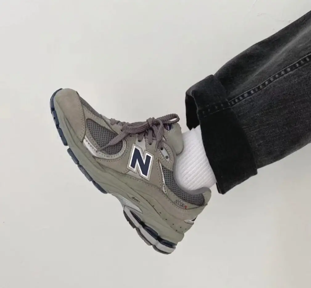 Giay New Balance 2002R GS 'Castlerock' GC2002R0
