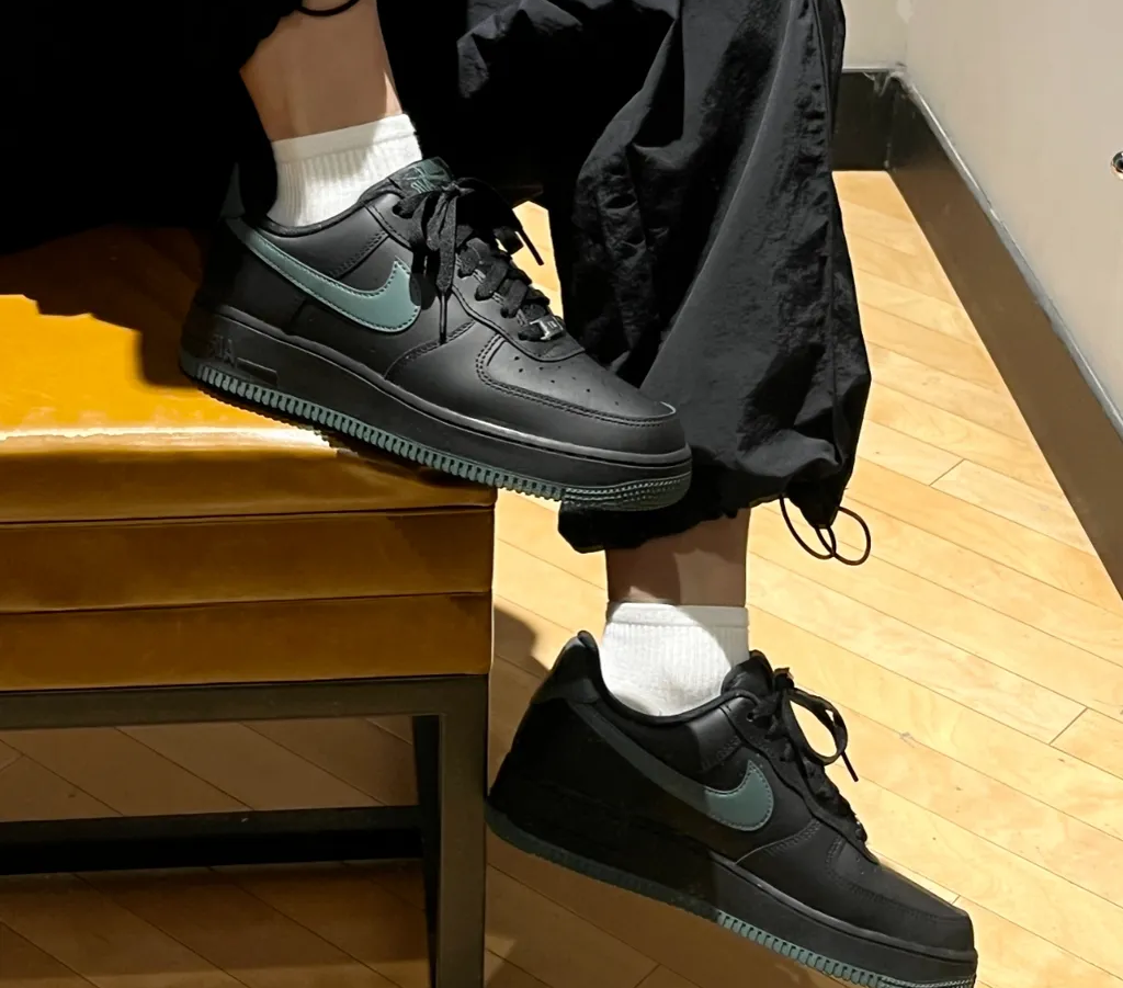 Giay Nike Air Force 1 '07 'Black Vintage Green' FJ4146-001