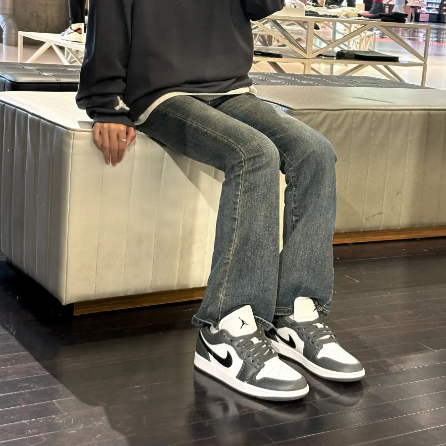 Alternative view of Giày Nike Air Jordan 1 Low GS 'Iron Grey' 553560-152