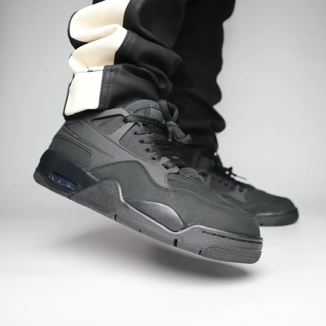 Alternative view of Giày Nike Air Jordan 4 RM 'Black Cat' FQ7939-004