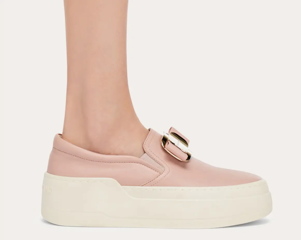 Giay Salvatore Ferragamo New Vara Plate Slip On 'Rose' 030606-774816