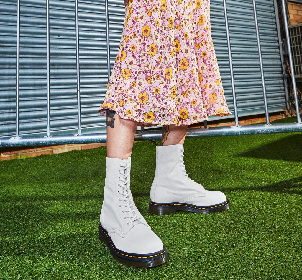 Giay Dr.Martens 1490 Virginia Leather High Boots 'White' 27261113