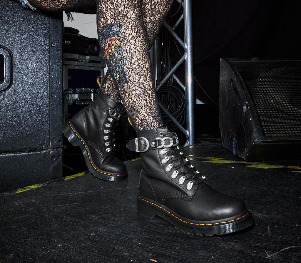 Giay Dr.Martens 1460 Pascal Chain Leather Lace Up 'Black' 27266001