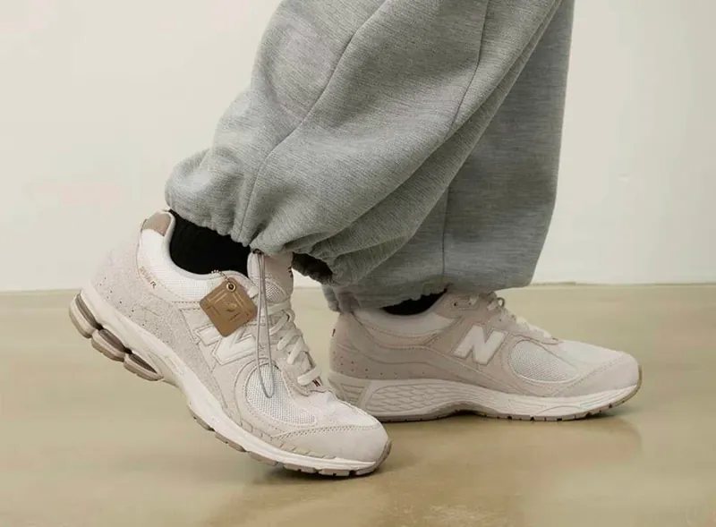 Giay New Balance 2002R 'Beige' M2002RHX