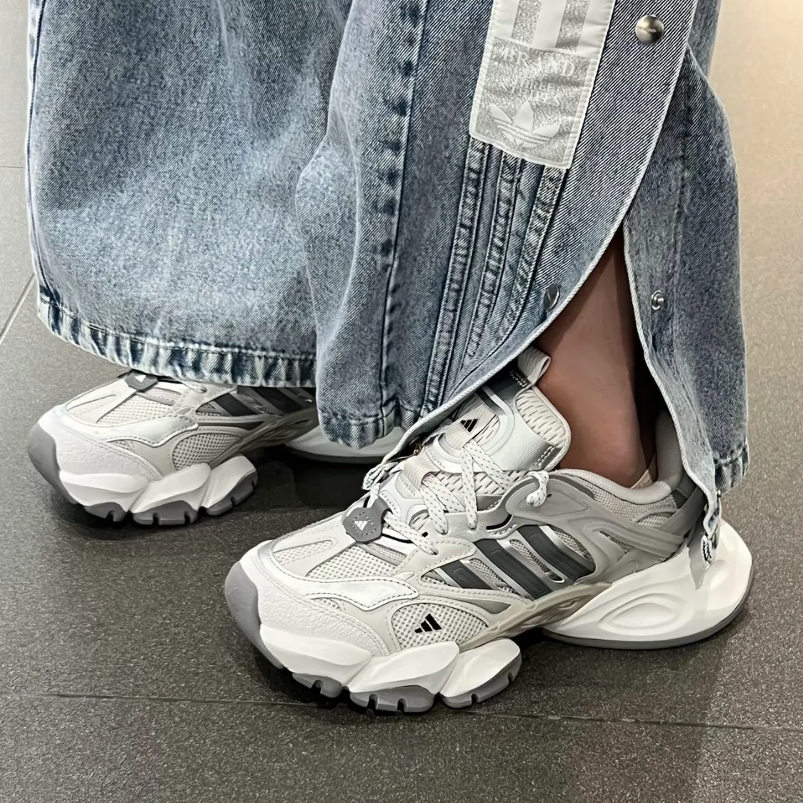 Giay Adidas XLG Runner Deluxe 'Grey' JP5761