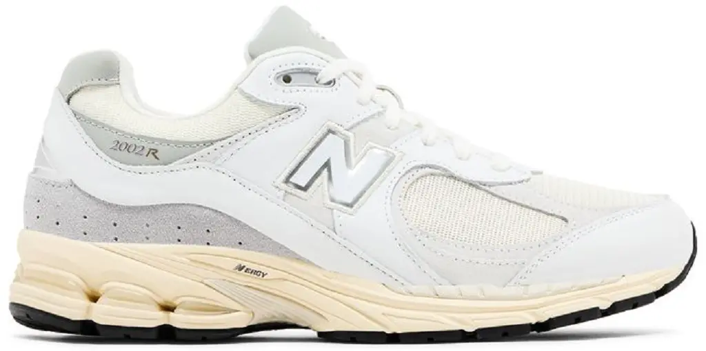 Giay New Balance 2002R 'Leather Pack - White Gold' M2002RIA