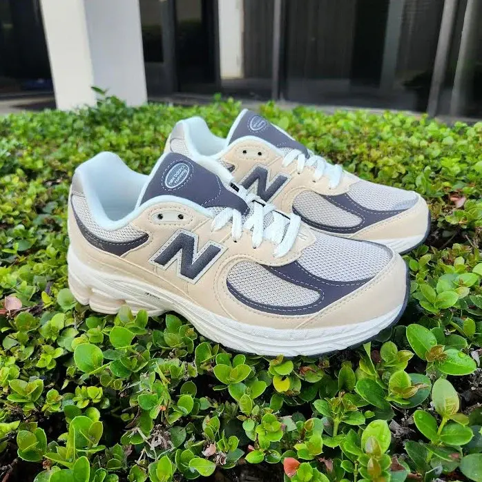 Giay New Balance 2002R 'Sandstone Magnet' GC2002FA